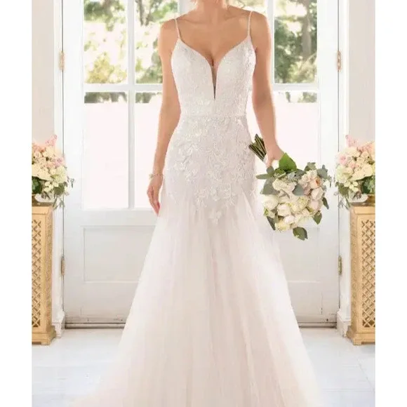 Stella York 6968 Floral Lace Mermaid Wedding Dress w/ Glitter Tulle 12 (SAMPLE) - Picture 3 of 9